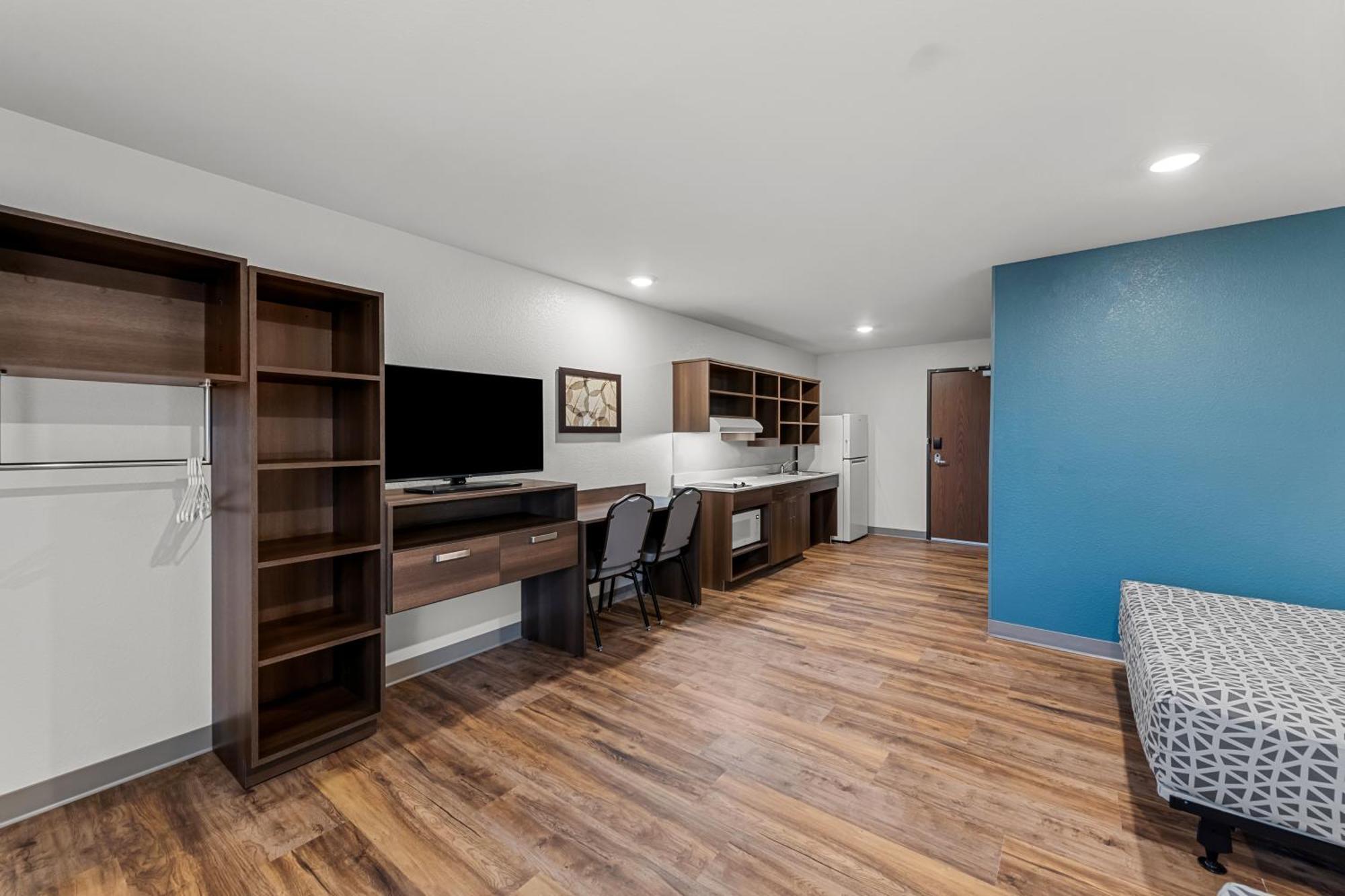 Woodspring Suites Kansas City Airport Экстерьер фото
