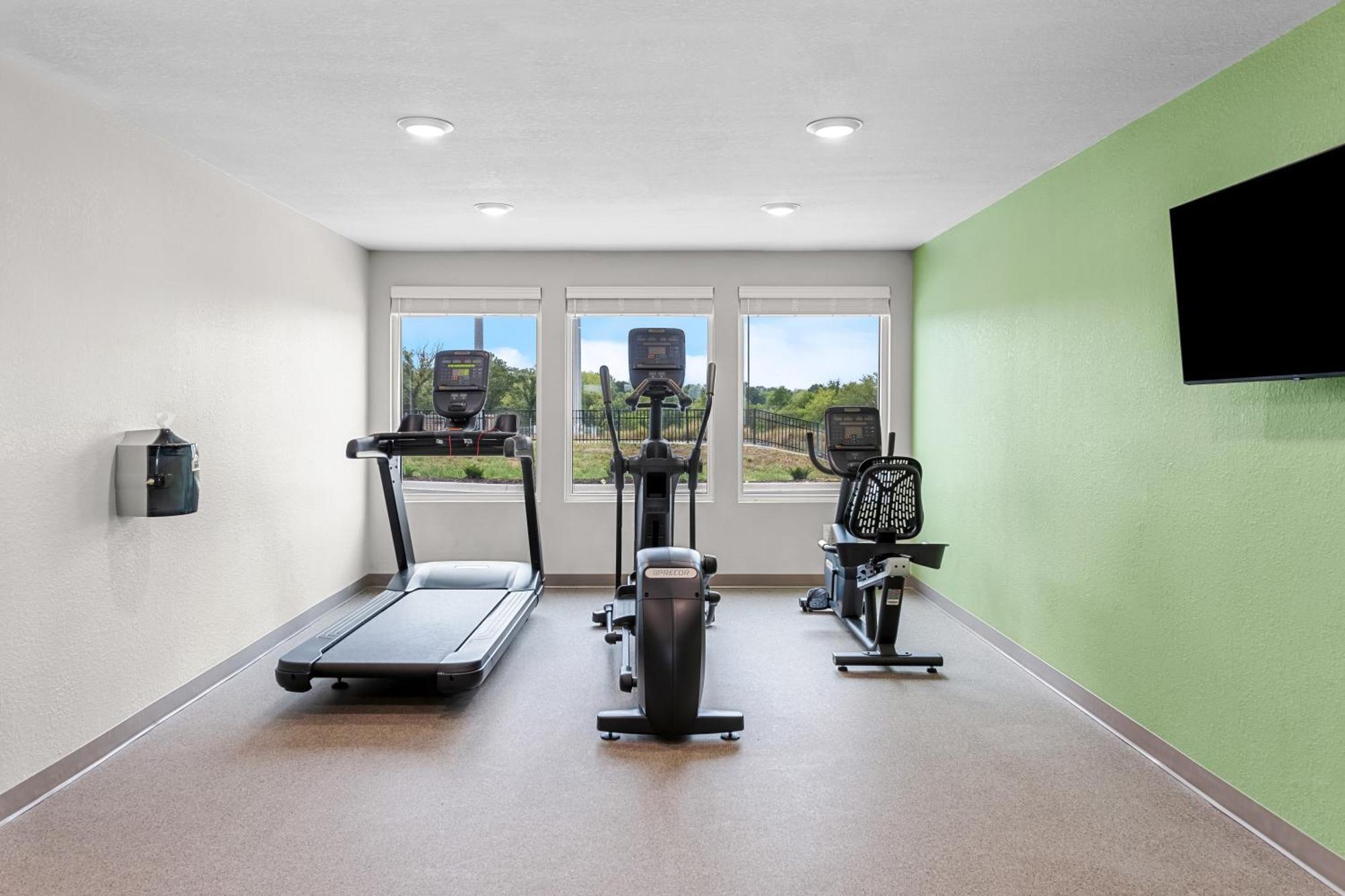 Woodspring Suites Kansas City Airport Экстерьер фото