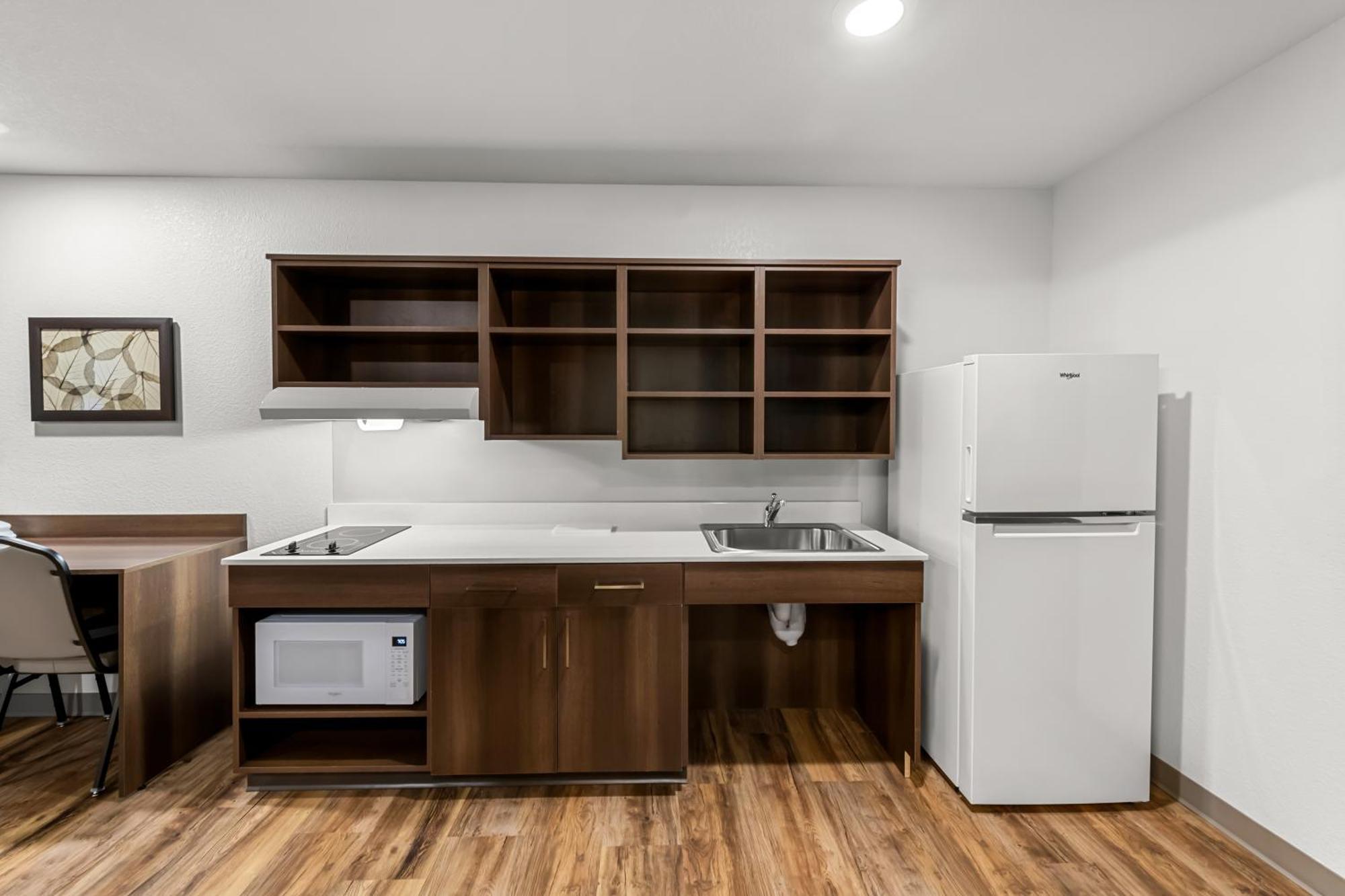 Woodspring Suites Kansas City Airport Экстерьер фото