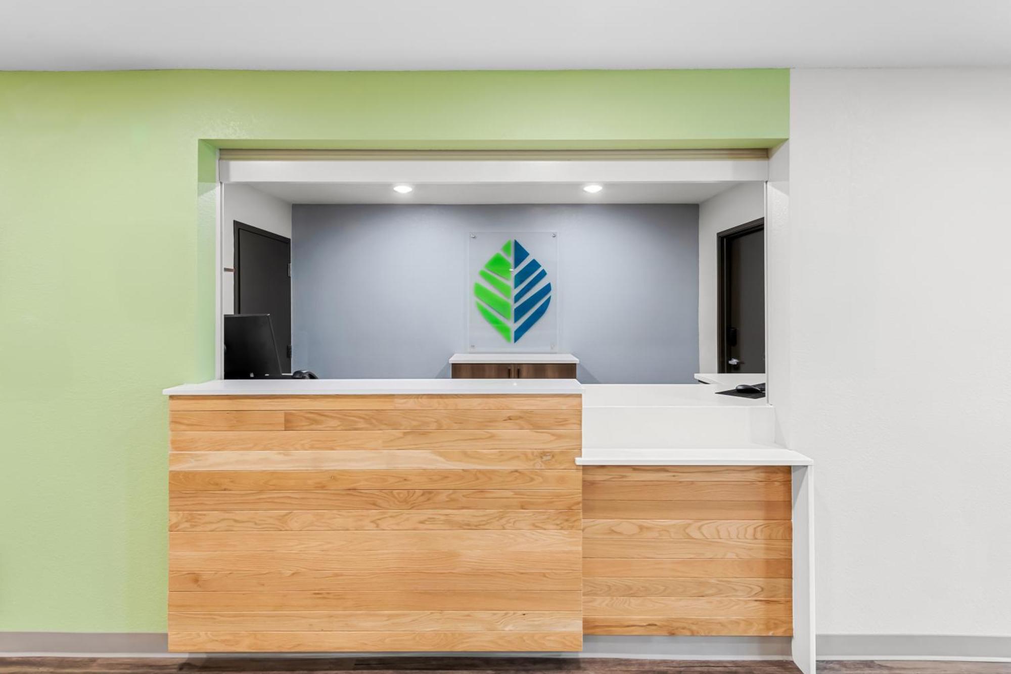 Woodspring Suites Kansas City Airport Экстерьер фото